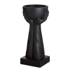 Jardinière Hands III