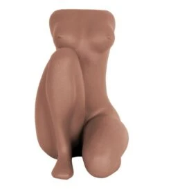 PRESENT TIME Pot De Fleurs Sitting Lady 27 PRESENT TIME Pot De Fleurs Sitting Lady -Noël Décorer Magasin cb97c8f57a484672b21a9e5cac161798.cropped 423 336 1207 1339.processed